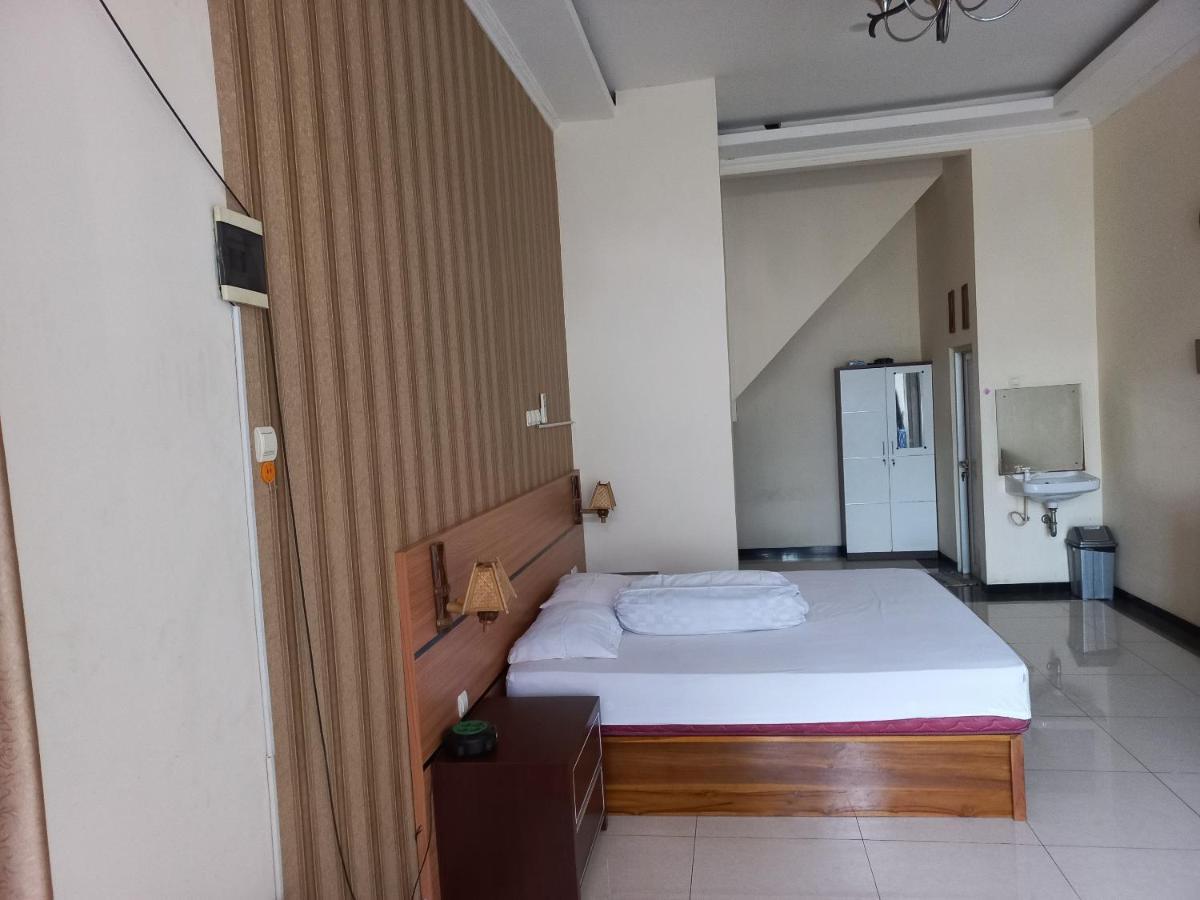 Riki Guesthouse Syari'Ah Jepara Esterno foto