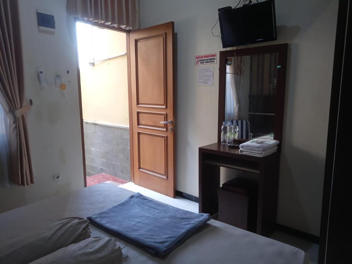 Riki Guesthouse Syari'Ah Jepara Esterno foto
